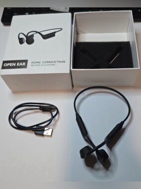 Open-Ear Bone Conduction Headphones - Black New Open the Box